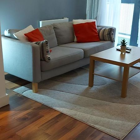 City Apartment In Great Location With A Balcony & Parking Possible - West One Sheffield Dış mekan fotoğraf