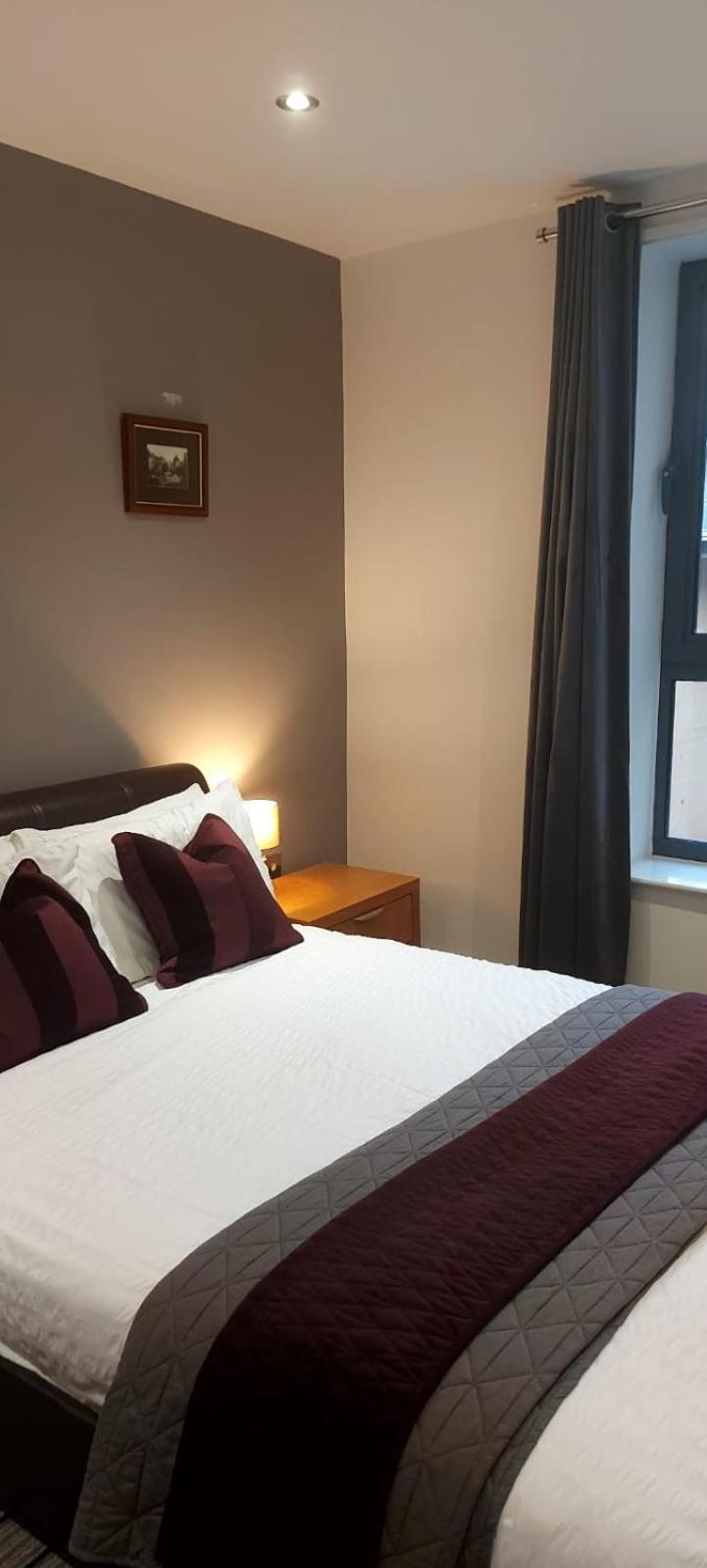 City Apartment In Great Location With A Balcony & Parking Possible - West One Sheffield Dış mekan fotoğraf