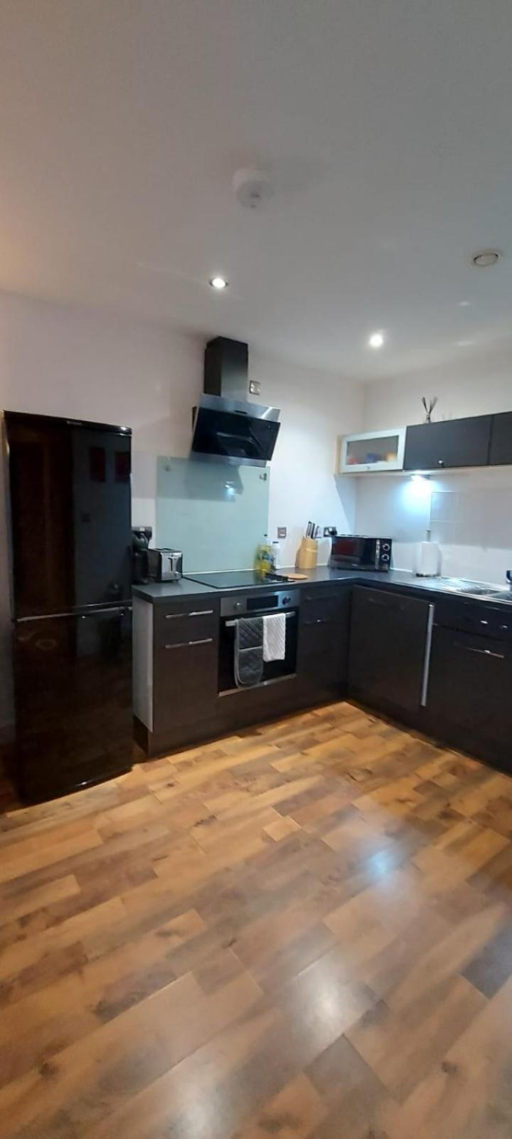 City Apartment In Great Location With A Balcony & Parking Possible - West One Sheffield Dış mekan fotoğraf