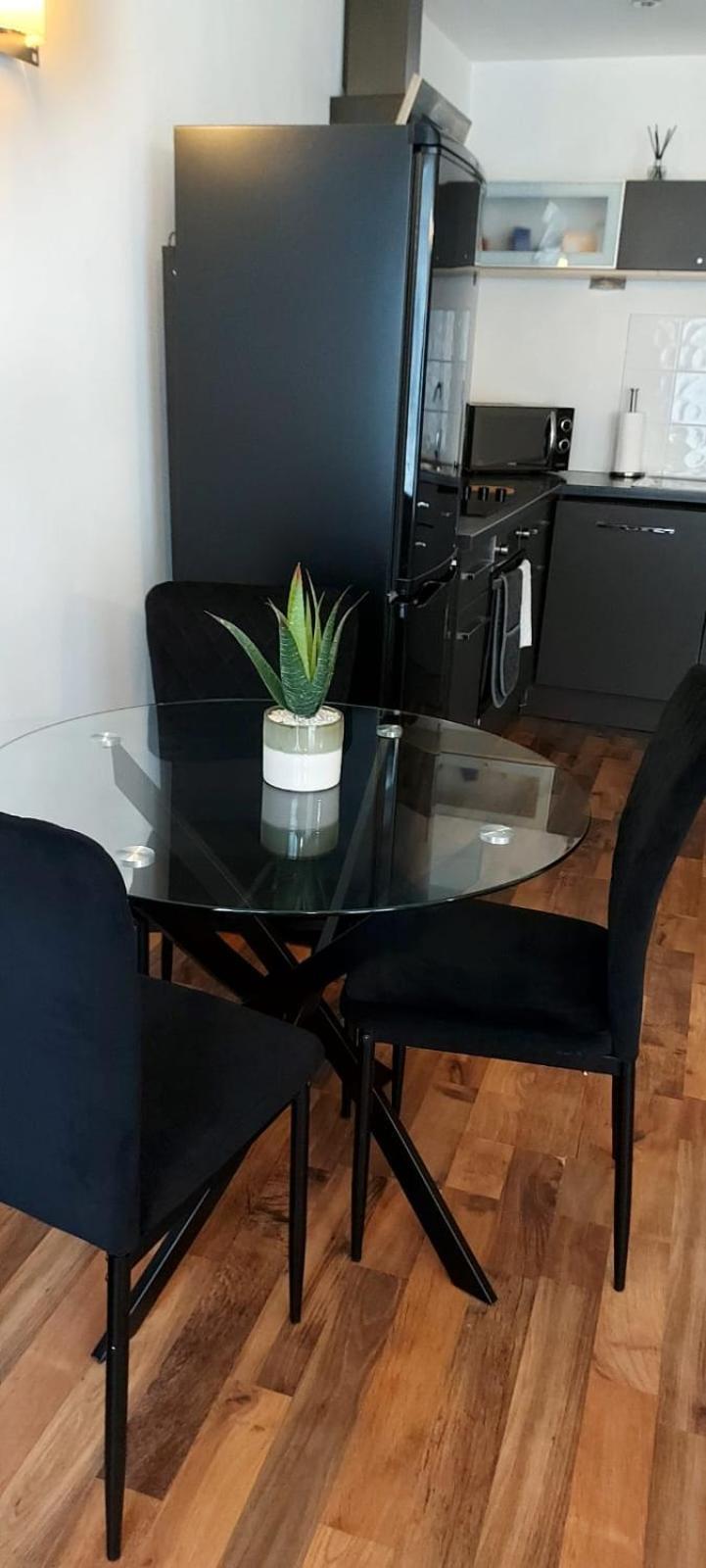 City Apartment In Great Location With A Balcony & Parking Possible - West One Sheffield Dış mekan fotoğraf